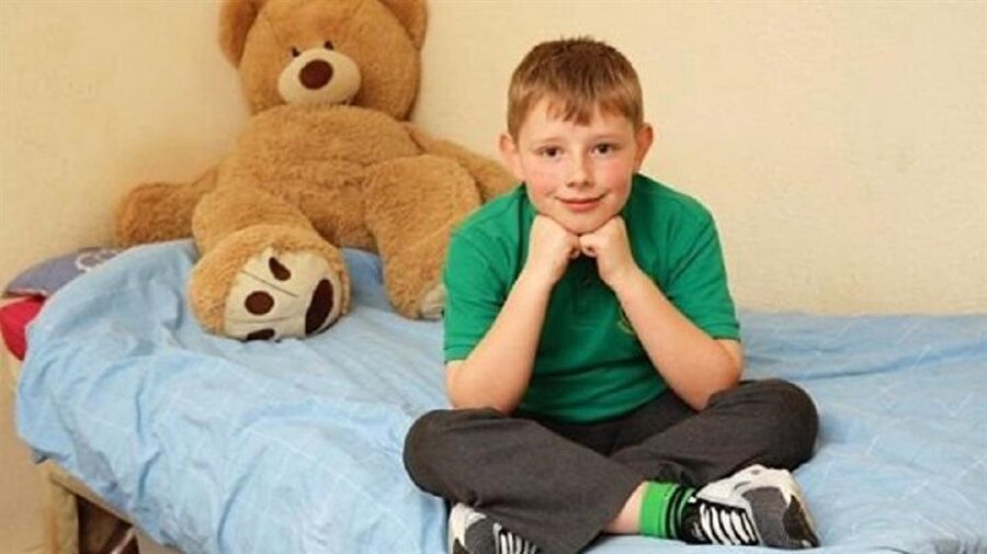 Helikopterlerle nehirde aranan kayıp çocuk yatağın altından çıktı