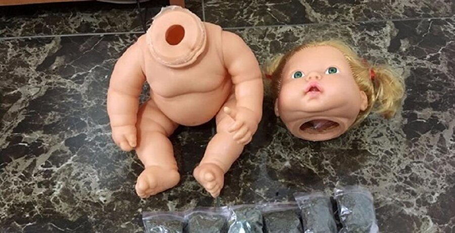 ​İstanbul'da oyuncak bebeğin içinden çıkanlar şoke etti.