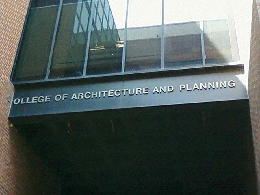 Mimarlık ve Planlama Üniversitesi'nin tabelasının taşması...
