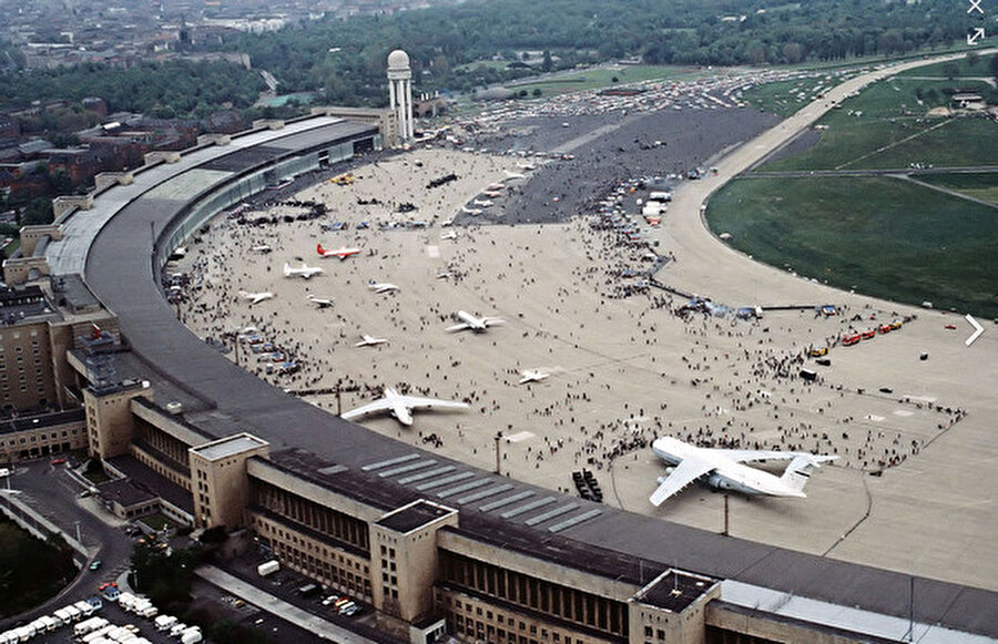 Tempelhof Havaalanı
Tempelhof Havaalanı 1930'lu yıllarda Avrupa'nın en aktif havalimanlarından biriydi.(Kaynak: listverse.com)