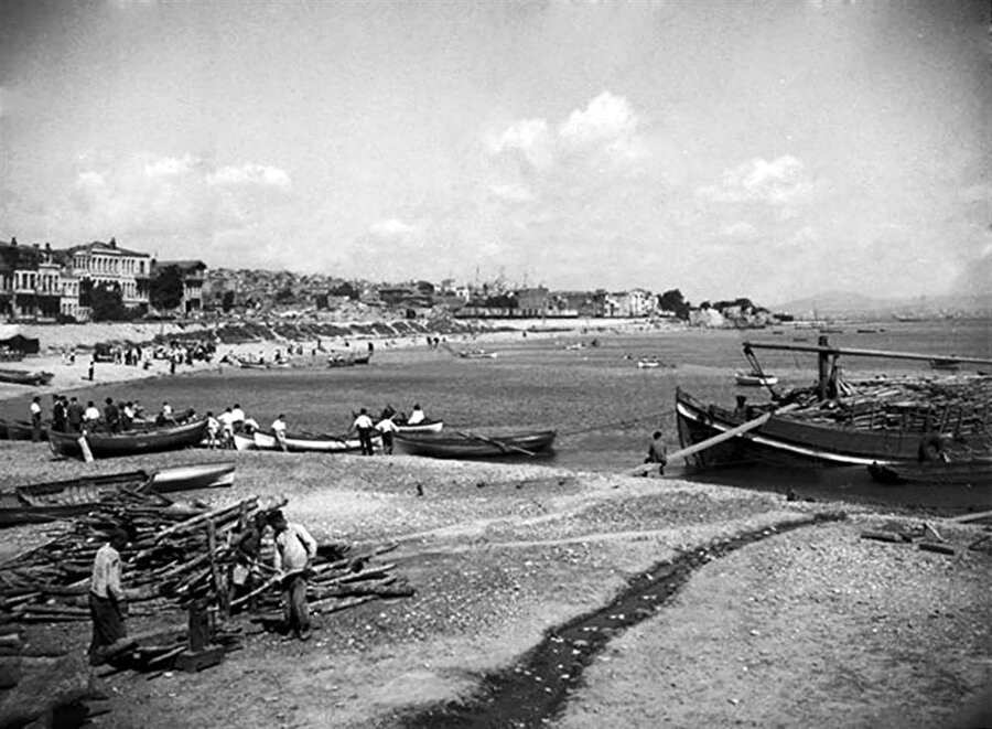 
                                    Ancak 1980’lerin sonlarına doğru İstanbul nüfusu Anadolu’dan gelen vatandaşların etkisiyle bir hayli arttı. Bu durumdan Yenikapı da nasibini aldı tabii…
                                