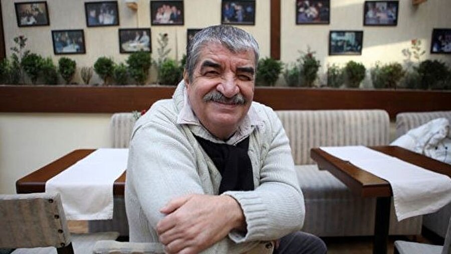 Kimdir?
Türk sinema ve tiyatro sanatçısı Osman Bülent Kayabaş, 25 Ağustos 1945 Eskişehir doğumludur.