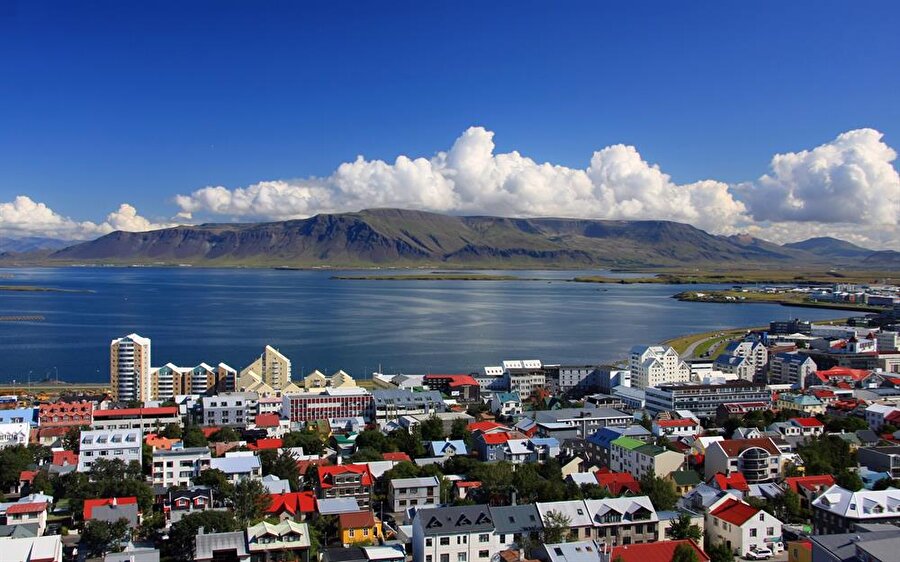 İzlanda

                                    
                                