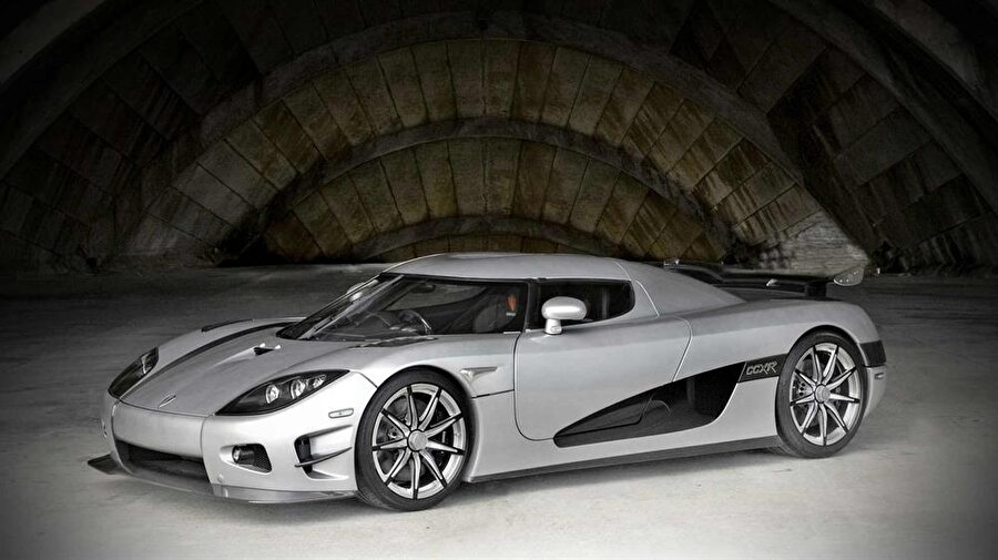 4.8 Milyon dolar / Koenigsegg CCXR Trevita

                                    
                                    
                                
                                