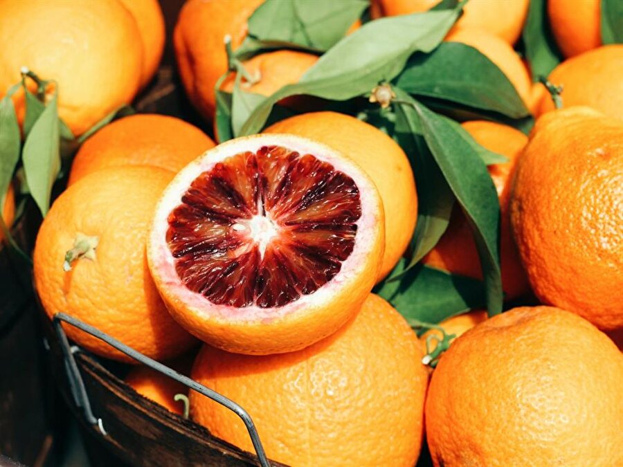 Portakal
Orta boy bir portakal 80 kaloridir. 