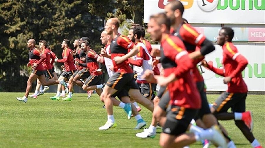 Galatasaray'da 3 isim kadroya alınmadı