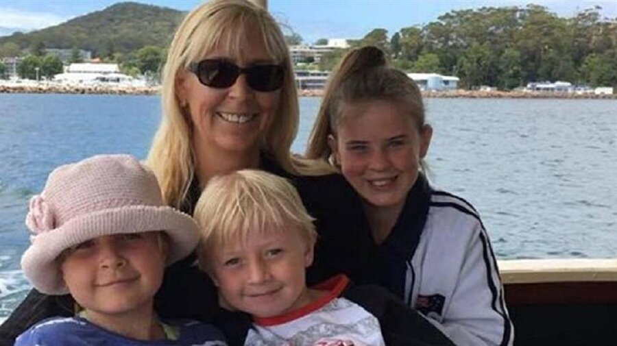 Dünya soğukkanlılığıyla hayatta kalan küçük kızı konuşuyor.