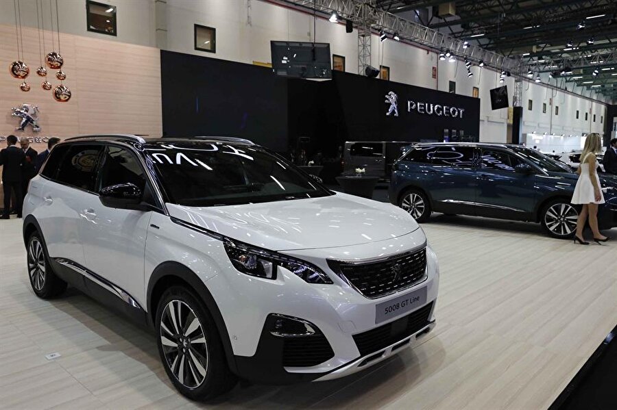 Peugeot 5008

                                    
                                    Peugeot 5008'de benzinli PureTech ve dizel BlueHDi motorları ile Ekim 2017'de satışa Türkiye'de yollarda olacak. 
                                
                                