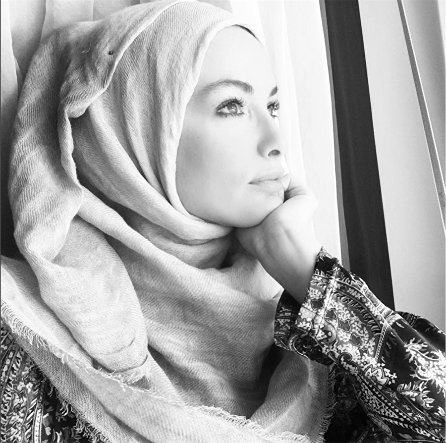 Gamze Özçelik paylaşımı ile bir kez daha gönülleri feth etti