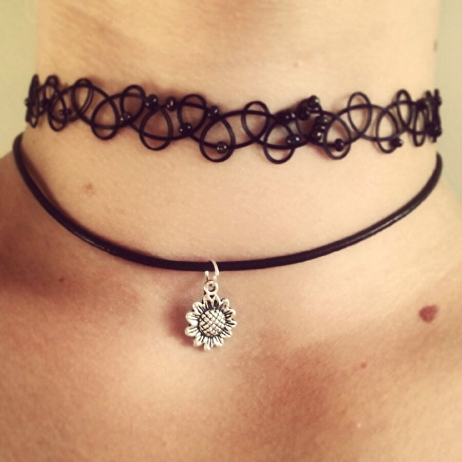 Choker kolye

                                    
                                    
                                
                                