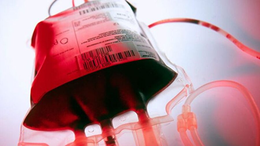 Doktorlar ilginç bir yöntem denedi
Doktorlar ilginç bir yönteme başvurarak birkaç gün önce Şükran Kahraman'dan alınan kanı tekrar ona verdi; bu sayede ameliyat başarıyla sonuçlandı.