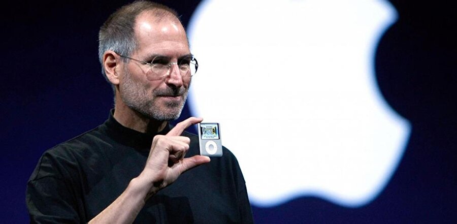 Steve Jobs, şirketin daha önce yaşadığı mali sıkıntıların yaşanmaması için şirketin elinde para bulunması gerektiği yönünde aldığı kararla şirket bu politikaya yönelmişti
