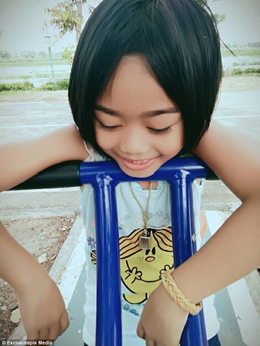 Küçük kızın hastalığına teşhis konulmaya çalışılıyor.