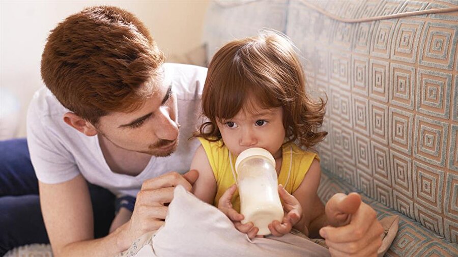 Isıtıcı temin edin
Yemek yiyecek kadar küçük olmayan bebeğiniz için yanınızda su ısıtıcılar bulundurun.