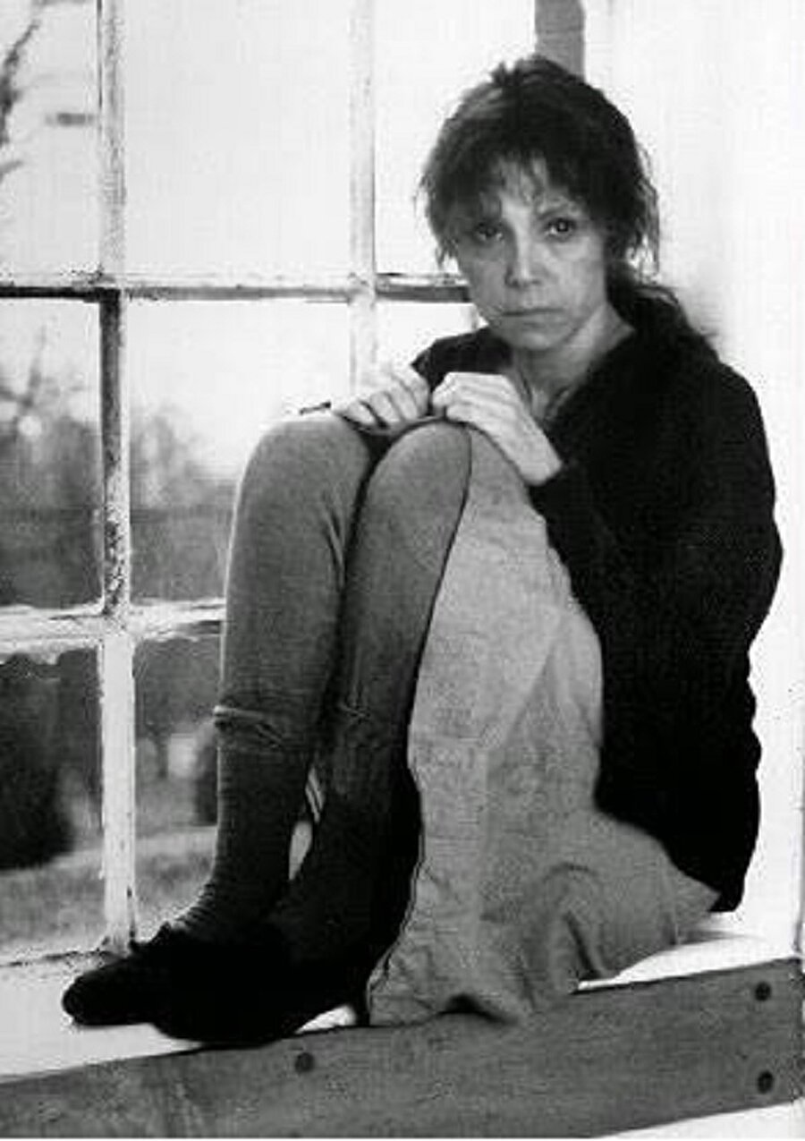 Tedavi olduğu akıl hastanesine yönetici olan kadın; Marie Rose