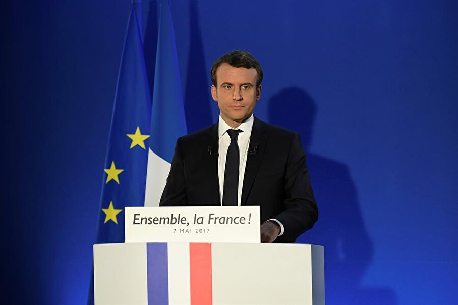 "En Marche" (Yürüyüş) hareketinin lideri Emmanuel Macron, ikinci turda yüzde 64,16 oyla Fransa Cumhurbaşkanı seçildi.

                                    
                                    
                                    
                                    
                                    
                                
                                
                                
                                
                                