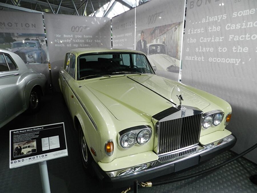 ROLLS-ROYCE SILVER SHADOW / THE WORLD IS NOT ENOUGH  

                                    
                                