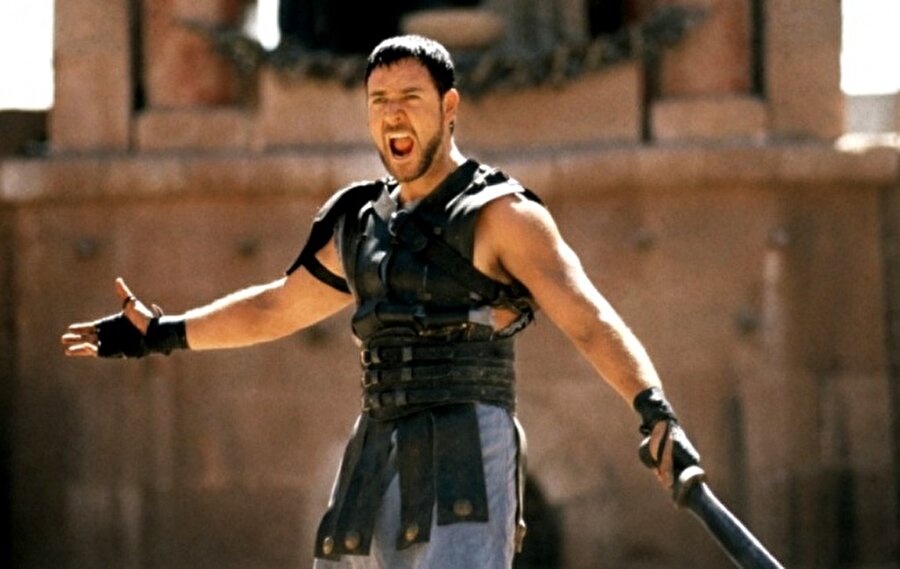 Gladiator / Gladyatör (2000)
Russell Crowe'un oyunculuğuyla büyülediği film tekrar terkar izlenilesi bir yapım.(Kaynak: brightside.me)