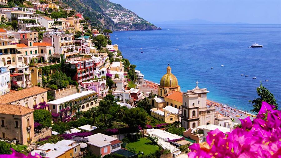 Positano, İtalya

                                    Gitmek için en iyi ay: HaziranTavsiye: Çiftler
                                