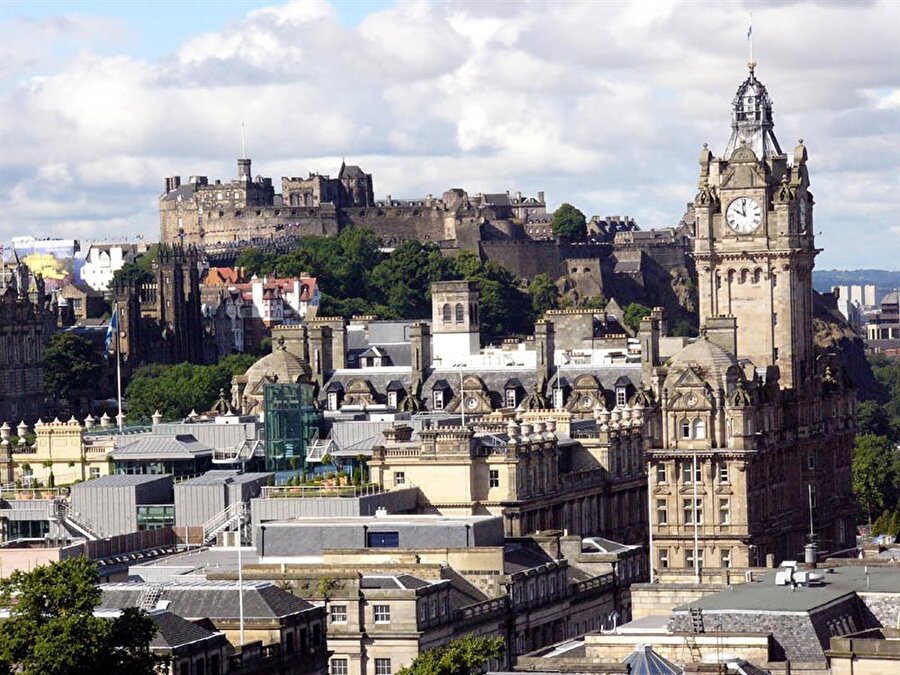 Edinburg, İskoçya

                                    Gitmek için en ucuz ay: HaziranTavsiye: Grup tatili
                                