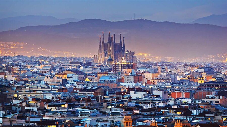 Barselona, İspanya

                                    Gitmek için en ucuz ay: Ağustos Tavsiye: Aile tatili
                                