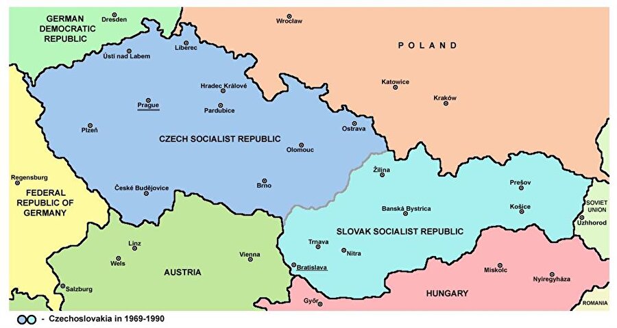 19 Haziran 1993'de Çekoslovakya dağıldı: Çek Cumhuriyeti ve Slovakya

                                    
                                    1918 ile 1992 arasında Orta Avrupa 'da varlığını sürdürmüş Çekoslovakya’dan 19 Haziran 1993 tarihinde Slovakya ve Çek Cumhuriyeti adlı iki bağımsız devlet ortaya çıkmıştır. * Çek Cumhruiyeti geçtiğimiz yıl aldığı karar ile ülkenin resmi adının Çekya olduğunu duyurmuştur.
                                
                                