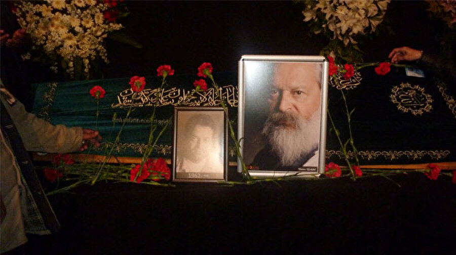 55 yaşında vefat etti
Ünlü seslendirme sanatçısı ve tiyatro oyuncusu Payidar Tüfekçioğlu, karaciğer nakli için donör beklediği hastanede 55 yaşında hayatını kaybetti.