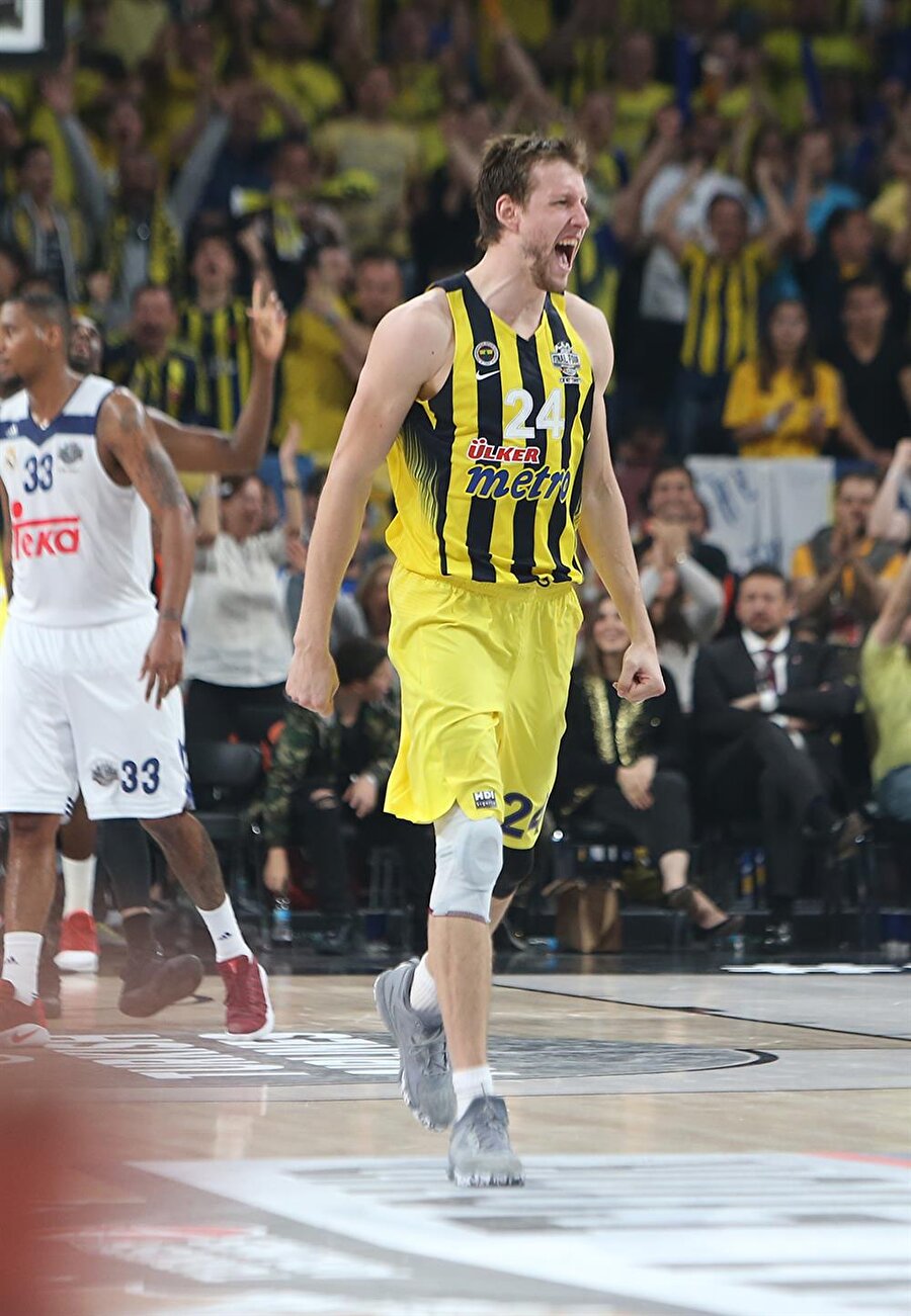 
                                    Fenerbahçe ile Olimpiakos arasında şimdiye kadar oynanan 12 Euroleague maçında temsilcimiz 5 galibiyet elde etti.
                                