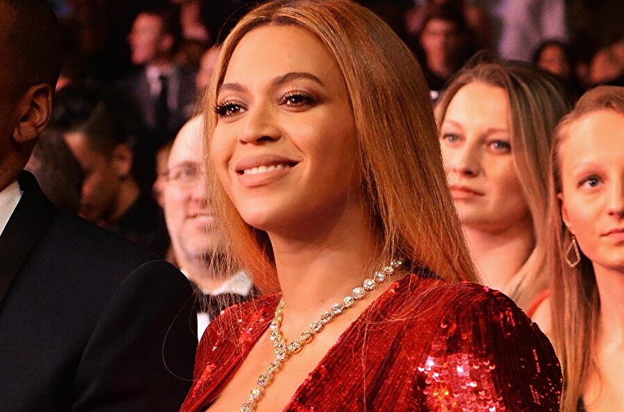 En İyi Kadın Şarkıcı, Beyonce 
