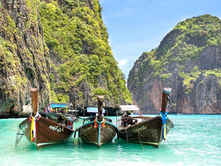 Koh Phi Phi-Tayland

                                    En değersiz para birimine sahip olan ülkelerden biri olan Tayland'da 3000 ile 4000 lira arası doyasıya tatilinizi yapabilirsiniz. 
                                