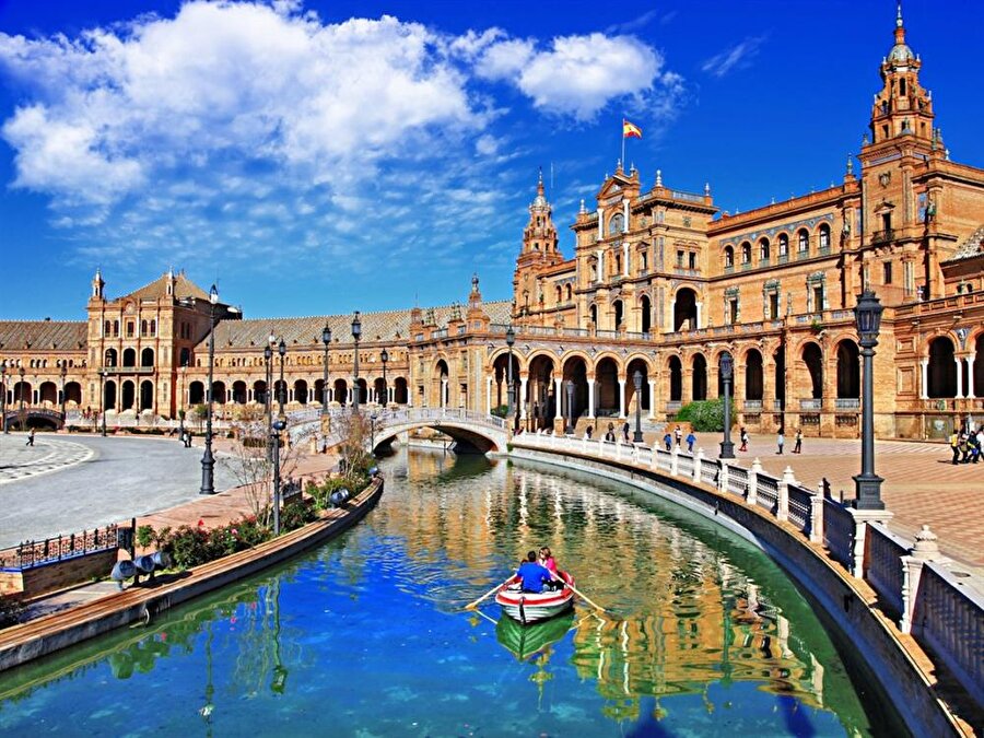  Plaza de Espana, Sevilla (İspanya)
