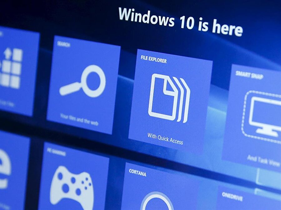 
                                    
                                    Microsoft ve Çin hükümeti tarafından iki yıldır geliştirilen Windows 10 China Government Edition ilk etapta Çin Gümrük Dairesi ve Westone Information Technology şirketlerinde kullanılacak. Akabinde diğer devlet kurumlarının da tamamen bu sisteme geçiş yapılacağı da belirtilenler arasında. Özelleştirilmiş işletim sistemi Çinli teknolojileri şirketleri tarafından da destekleniyor. Zira bu kapsamda Lenovo, bu yeni Windows sürümünün yüklü olarak geleceği bilgisayarları Çin'deki devlet kurumlarına satacağının bilgisini paylaştı. 
                                
                                