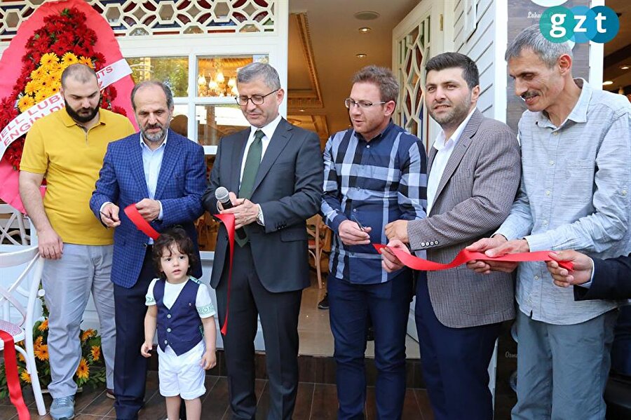 “Kudal Karadeniz Yemekleri”
Karadeniz’in birbirinden güzel lezzetleri Üsküdar Kısıklı’da “Kudal Karadeniz Yemekleri” ismi altında hizmete başladı.