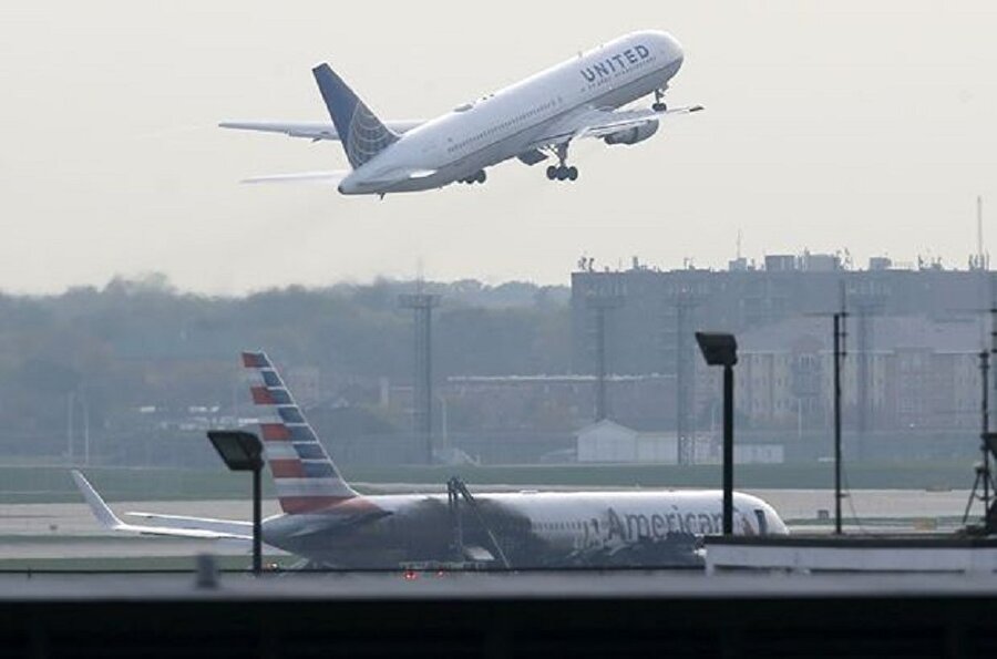 Havada inanılmaz anlar: Canına susayan yolcu kalkışa dakikalar kala uçaktan atladı