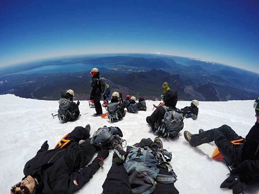 Metropol insanını çatlatan kareler
Özellikle metropolde yaşayanların imrenerek seyrettiği Koparan seyahatleri, neredeyse kentlerde yaşayan herkesin hayali durumunda.