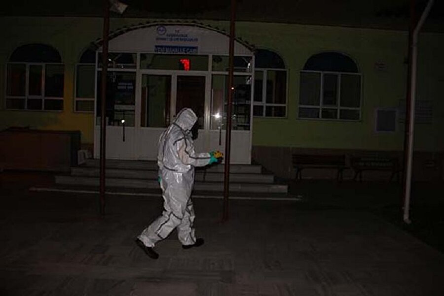 ​Teravih namazında cemaat öksürmeye başlayınca gerçek ortaya çıktı