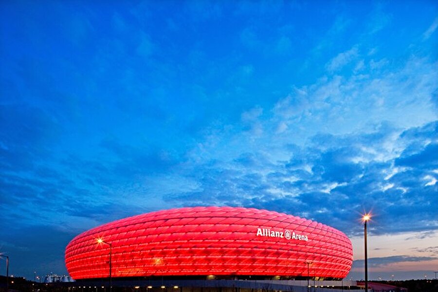 Allianz Stadı, Münih, Almanya

                                    Takım: Bayern Münih Yapım: 2005 Mimarlar: Herzog & de Meuron, Arup Kapasite: 71.000
                                