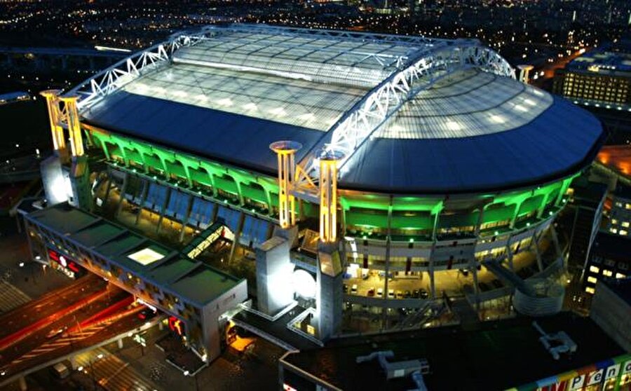 Amsterdam Arena, Amsterdam, Hollanda

                                    Takım: AFC Ajax Yapım: 1996 Mimar: Rob Schuurman Kapasite: 53.500
                                