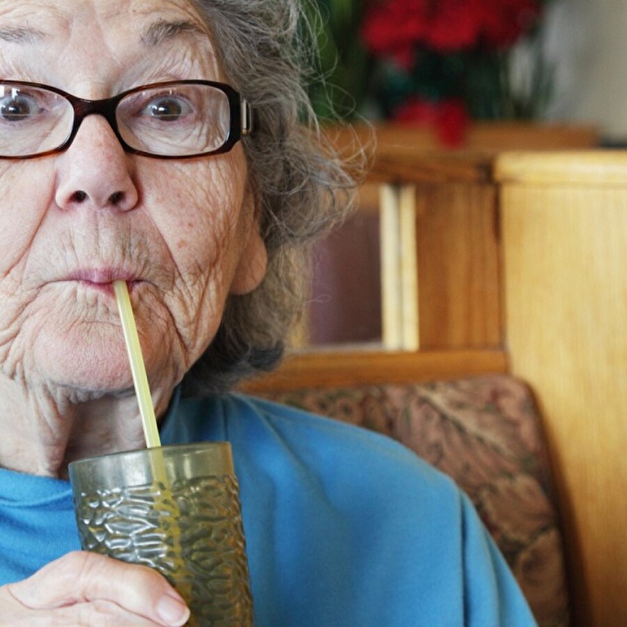 Susuz kalan vücudun gösterdiği belirtiler.