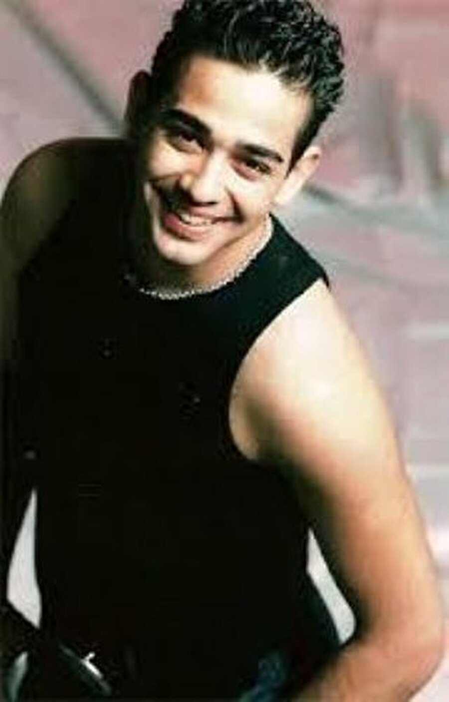 BBG birincisi ekranlara dönüyor!
2000'li yılların en popüler yarışma programı BBG'nin birincisi olan Melih Değirmenci, yeni bir film ile ekranlara dönmeye hazırlanıyor.