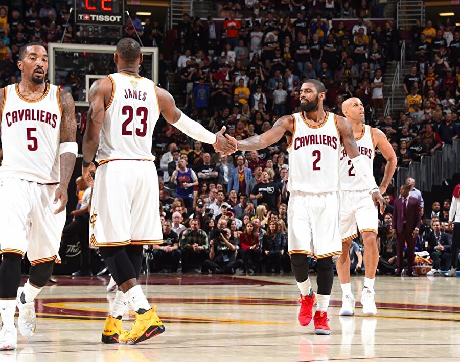 Golden State Warriors 116 -Cleveland Cavaliers 137