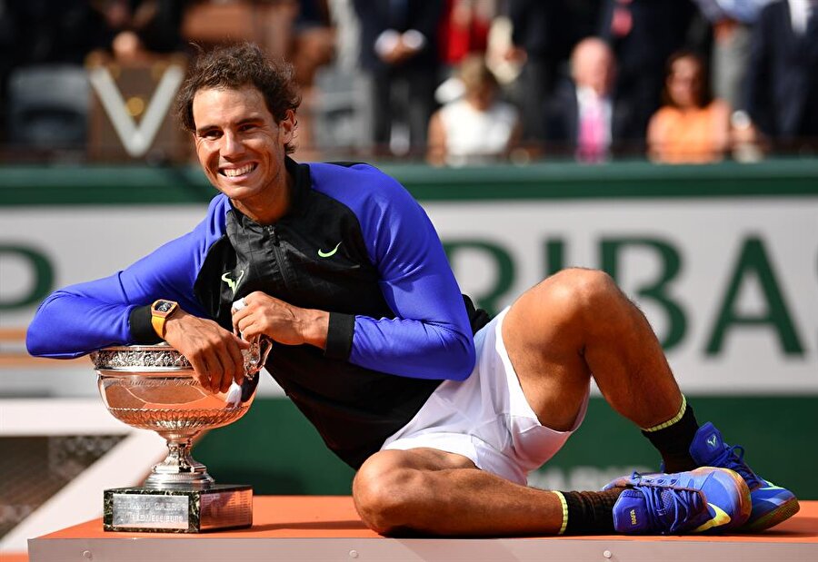 Rafael Nadal tarihin en başarılı toprak kort oyuncusu olarak kabul ediliyor.

                                    
                                