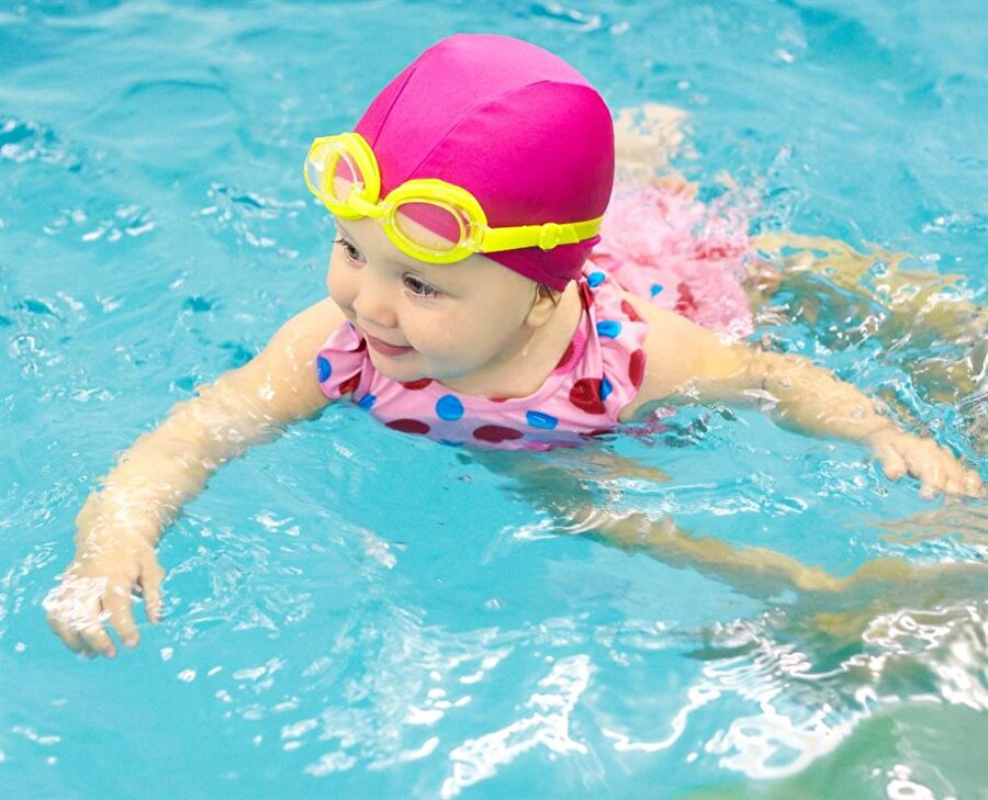 Bebekler ne zaman yüzme öğrenebilir? 