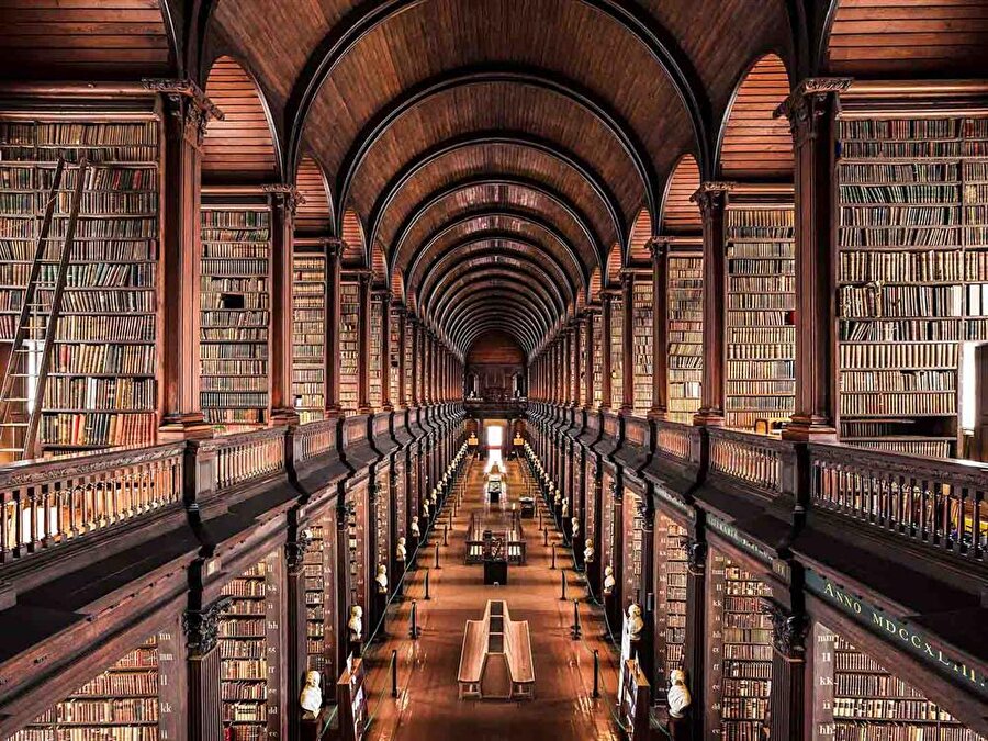 Trinity Kütüphanesi Kütüphanesi, Dublin, 1732

                                    
                                