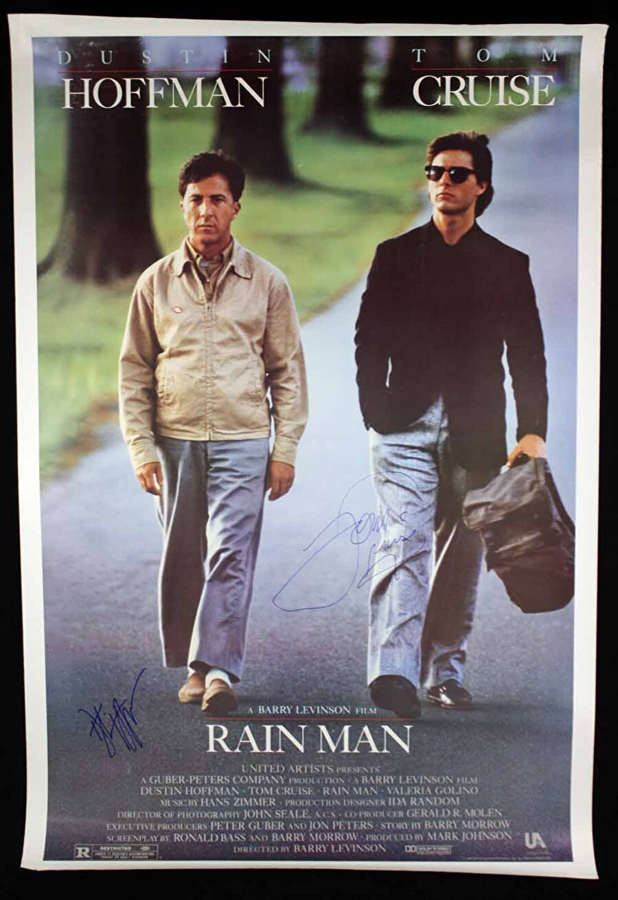 Bonus: Rain Man

                                    1988 yapımı filmin başrollerini dönemin ustası Dustin Hoffman ve yakışıklı çırağı Tom Cruise üstleniyor. Yönetmen koltuğunda Barry Levinson’ın oturduğu film, biri otistik olan iki zıt kardeşin maceralarla dolu eğlenceli serüvenini konu alıyor. IMDb puanı 8 olan ve klasikler listesinde yer alan Rain Man’in en iyi film, en iyi yönetmen, en iyi erkek oyuncu ve en iyi orijinal senaryo olmak üzere 4 dalga Oscar’ı bulunuyor.
                                