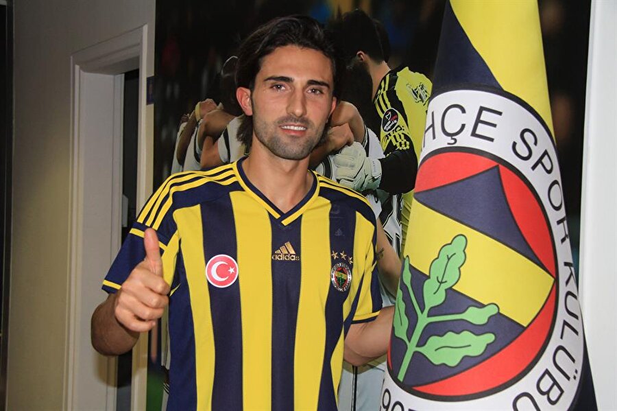 Kulüpten yapılan açıklama şu şekilde
“2012-2013 futbol sezonundan bu yana futbol takımımızın formasını başarı ve özveriyle terleten futbolcumuz Hasan Ali Kaldırım'la, yeni sözleşme imzalanması konusunda anlaşma sağlanmıştır.

  Futbolcumuz Hasan Ali Kaldırım'ın sözleşmesi 3 yıl uzatılmış olup, imza töreni ile ilgili detaylar önümüzdeki günlerde paylaşılacaktır. Hasan Ali Kaldırım'la imzalanan yeni sözleşmenin camiamıza hayırlı olmasını diliyor, futbolcumuza Çubuklu ile başarı ve şampiyonluklar diliyoruz”
