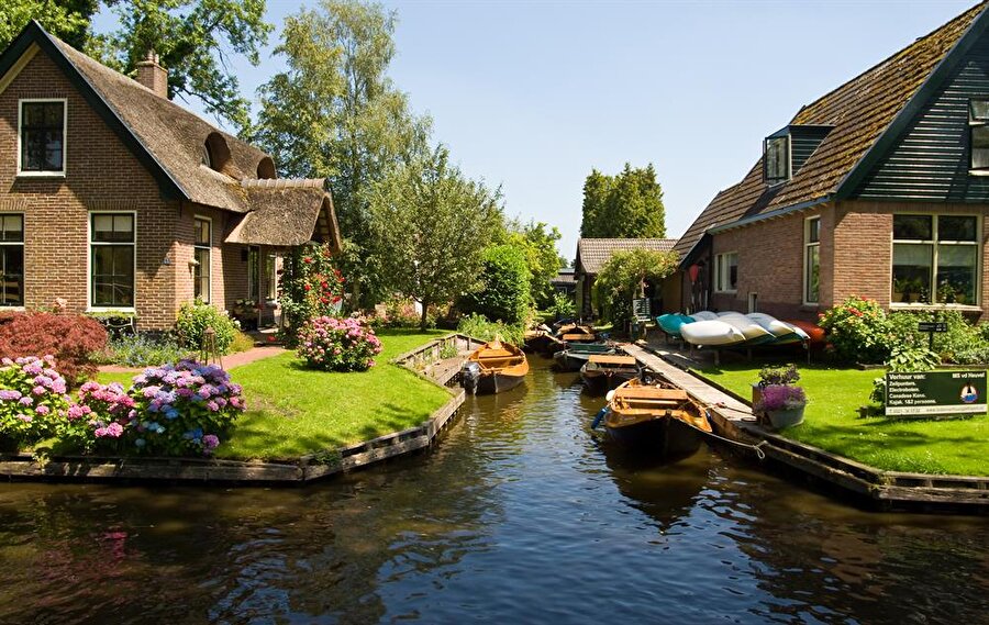 Giethoorn, Hollanda

                                    
                                    
                                
                                