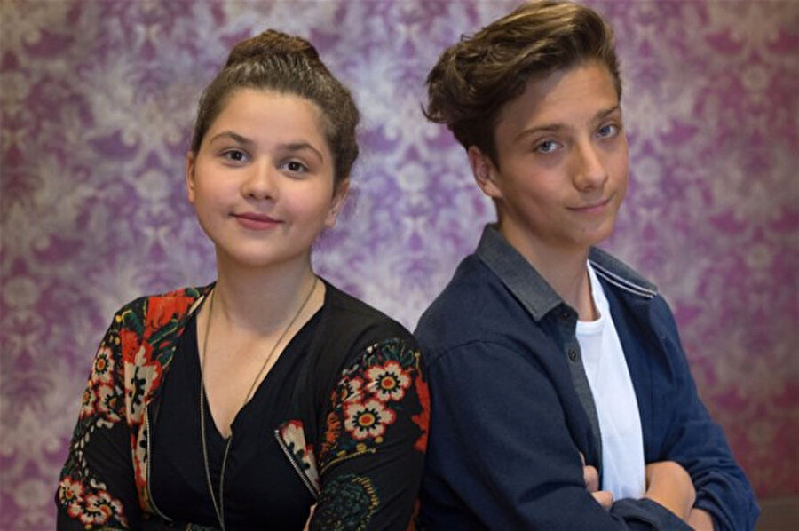 İşte Khamis'in dizide Merve karakterini canlandıran çocuk oyuncu arkadaşıyla çekilmiş fotoğrafları