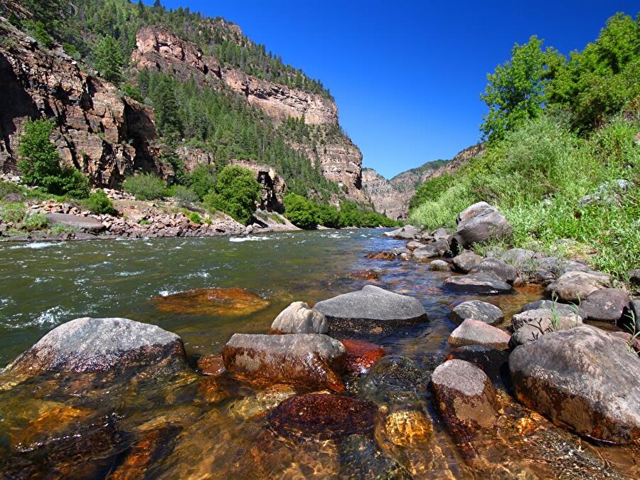 Colorado Nehri
1.450 mil uzunluğundaki Colorado Nehri, özellikle şiddetli yağmurlar ve erimiş karın su seviyesinin arttırmasıyla geçtiğimiz sene boğulma olaylarından dolayı 15 kişi hayatını kaybetti.