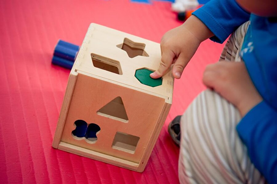 Şekilleri gruplandırma

                                    Çocuklarınızla geometrik şekilleri gruplandırabilirsiniz. Bunun için piyasada bulunan oyuncakları kullanabileceğiniz gibi evde kendi imkanlarınızla da şekiller tasarlayabilirsiniz. 
                                
